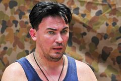 Matthias findet alles nur noch doof. (Heul doch!) Matthias findet alles nur noch doof. (Heul doch!)