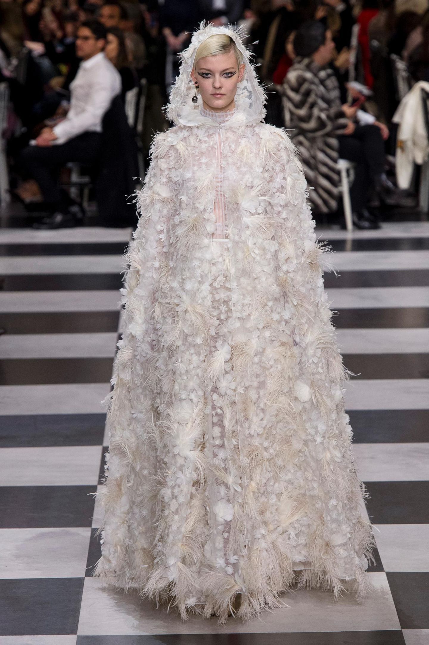Brautkleid: Christian Dior