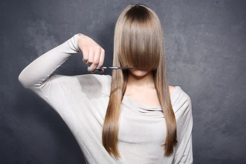 Mit diesen Tricks kannst du dir den Friseurbesuch in die Haare schmieren!