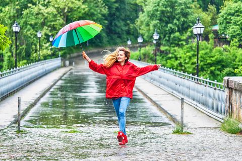 Wer im Regen tanzt, ist ein wahrer Held!