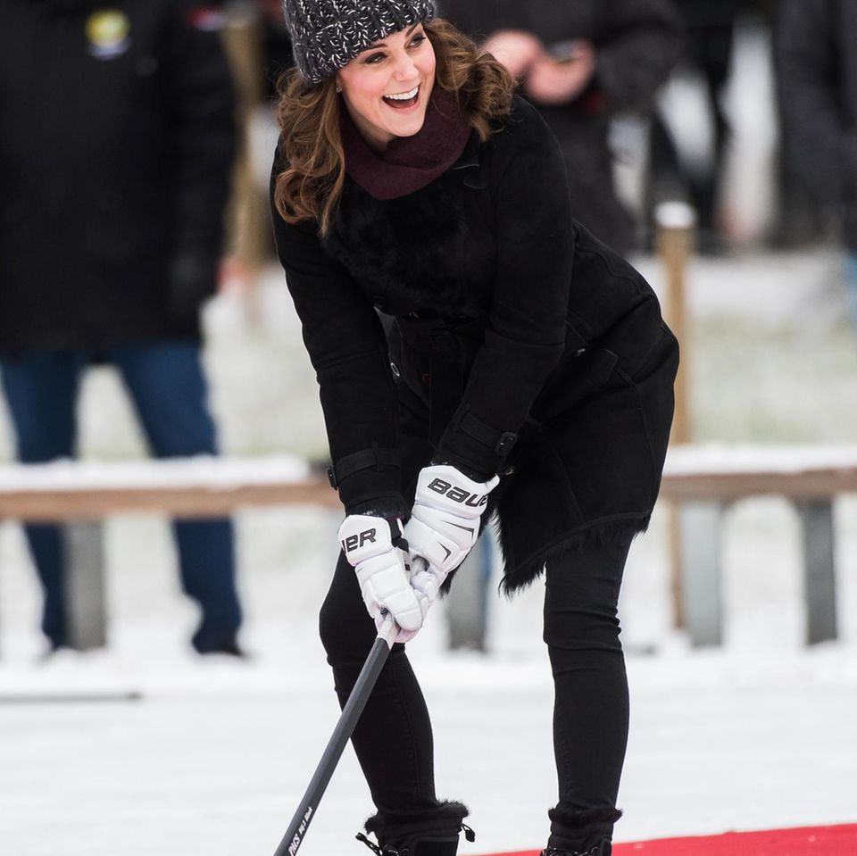 Herzogin Kate trägt günstige Winterboots