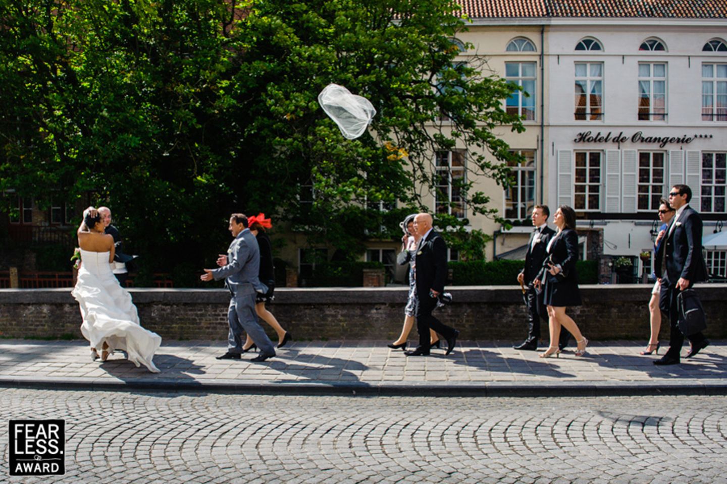 Hochzeitsfotos 2018: Braut wirft Schleier