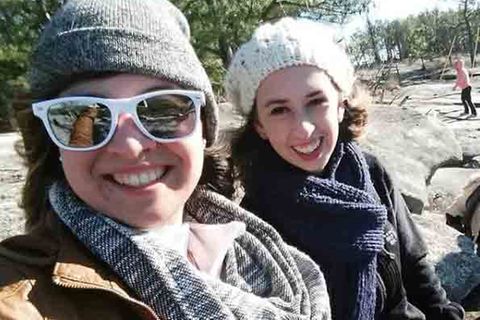 Samenspende: Selfie von zwei Frauen auf Reisen