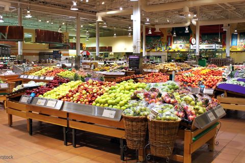 Supermarkt ohne Plastik: Obst und Gemüse im Eingangsbereich