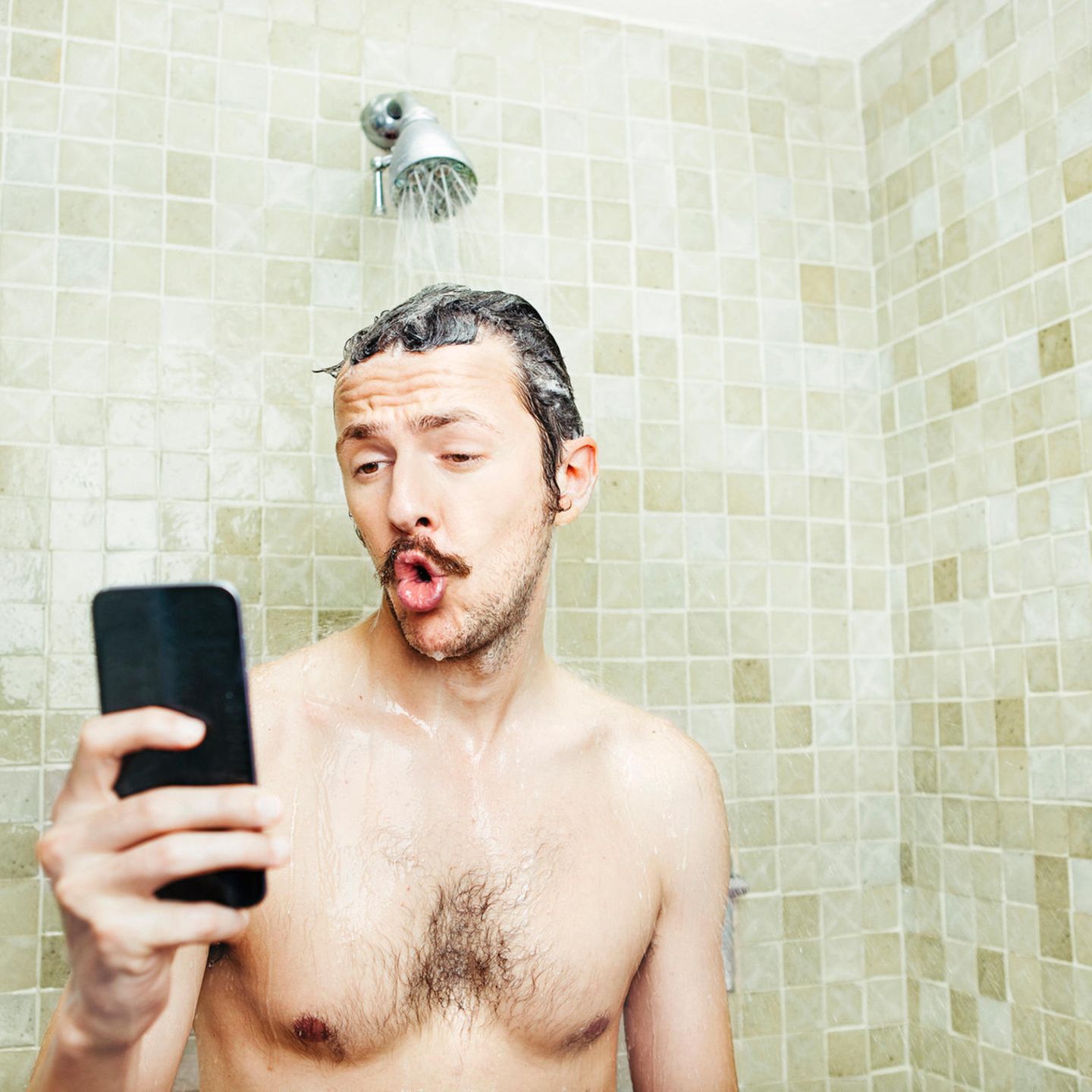 Warum Schicken Männer Fotos Von Ihrem Besten Stück