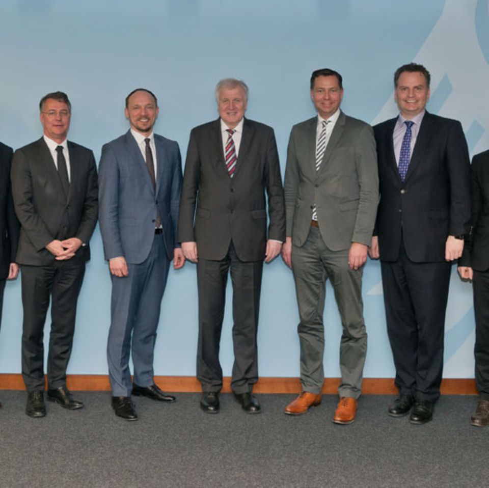 Innenminister Horst Seehofer und seine acht Männer im Führungsteam des BMI