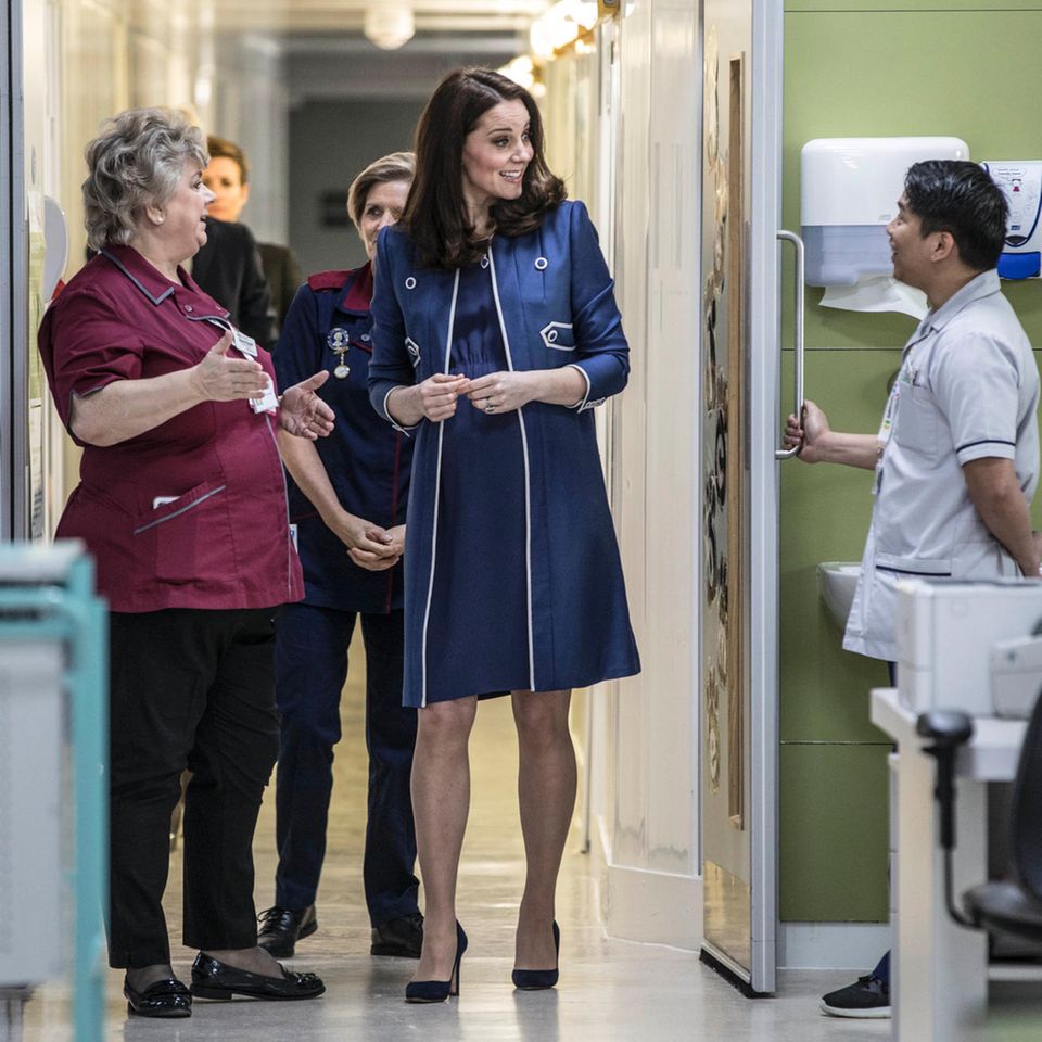 Herzogin Kate besucht ein Krankenhaus