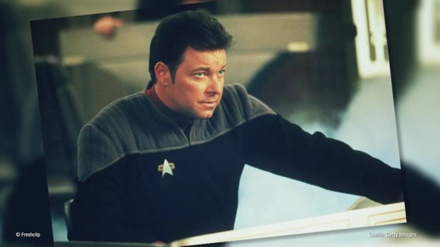 Jonathan Frakes riker maneuver