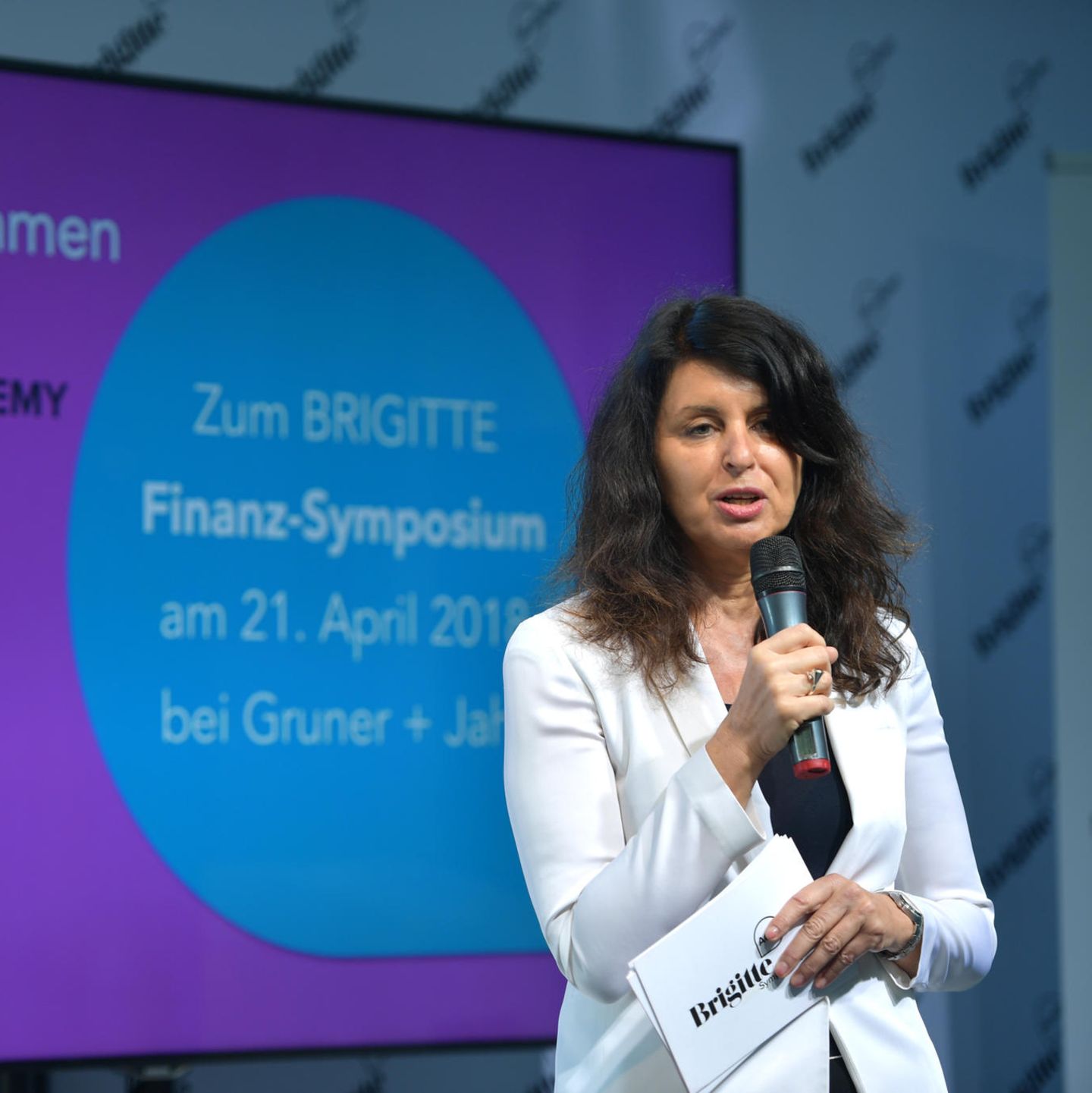 "Finanzielle Unabhängigkeit ist der Schlüssel zur Gleichberechtigung" - BRIGITTE-Chefredakteurin Brigitte Huber.