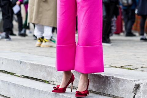Frau trägt eine pinke Culotte