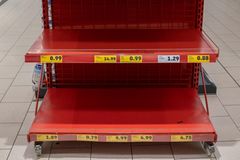 Pflanzenöle, Bienenwachs und Shea-Butter – Bienen sind nicht nur an Obstanbau und Blumenzucht beteiligt, sondern leisten auch bei der Produktion von Gummibärchen und Cremes ihren Beitrag. Pflanzenöle, Bienenwachs und Shea-Butter – Bienen sind nicht nur an Obstanbau und Blumenzucht beteiligt, sondern leisten auch bei der Produktion von Gummibärchen und Cremes ihren Beitrag.