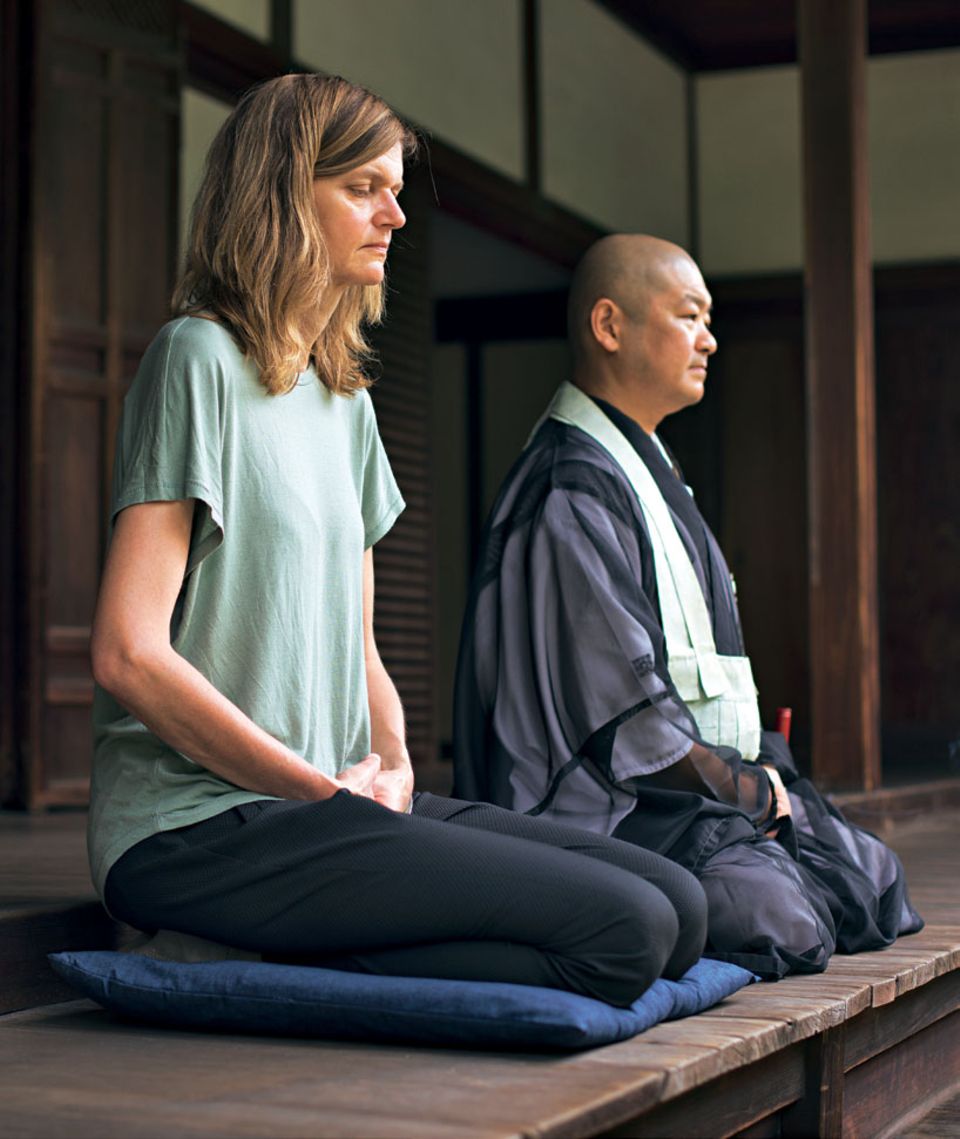 Japan: Unsere Reporterin bei der Zen-Meditation
