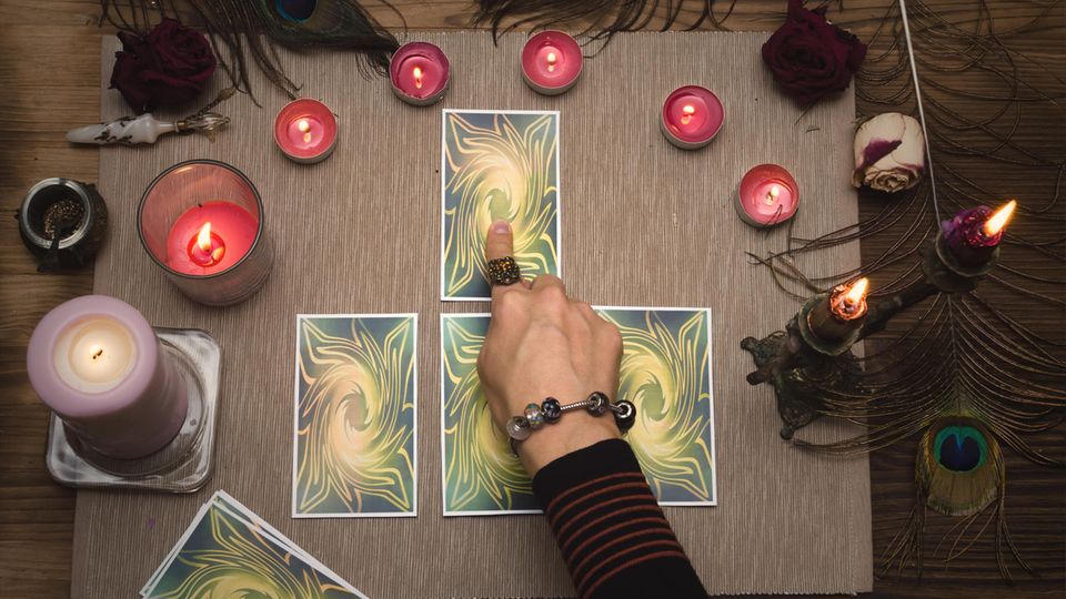 Diese Tarotkarte entspricht deinem Sternzeichen Diese Tarotkarte entspricht deinem Sternzeichen