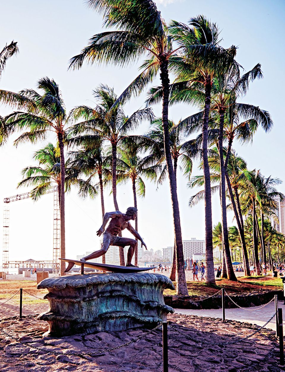 Hawaii Reisetipps: Bronzeskulptur von Surf-Ikone Duke Kahanamoku