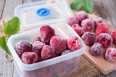 Erdbeeren einfrieren: Gefrorene Erdbeeren in Dose