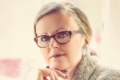 Sabine Wallefeld hat fast 30 Jahre als Gymnasiallehrerin gearbeitet, bis sie ihrer Berufung folgte. Heute ist sie Autorin und Malerin und hat in Hülsenbusch, einem kleinen Dorf nahe Köln, ein Künstlerhaus eröffnet. Sabine Wallefeld hat fast 30 Jahre als Gymnasiallehrerin gearbeitet, bis sie ihrer Berufung folgte. Heute ist sie Autorin und Malerin und hat in Hülsenbusch, einem kleinen Dorf nahe Köln, ein Künstlerhaus eröffnet.