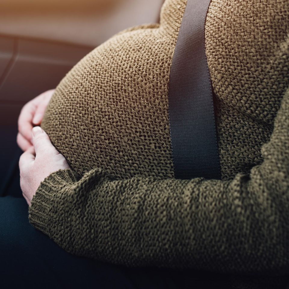 Kent: Schwangere bringt Kind im Stau zur Welt