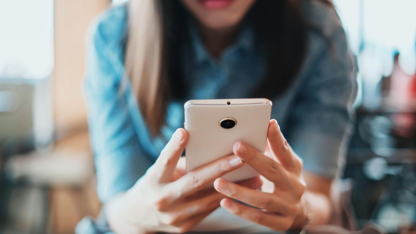 Smartphone-Sucht: So vermeidest du sie | BRIGITTE.de