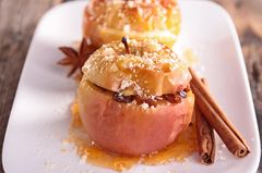 Kleine Bratäpfel mit Spekulatius Kleine Bratäpfel mit Spekulatius