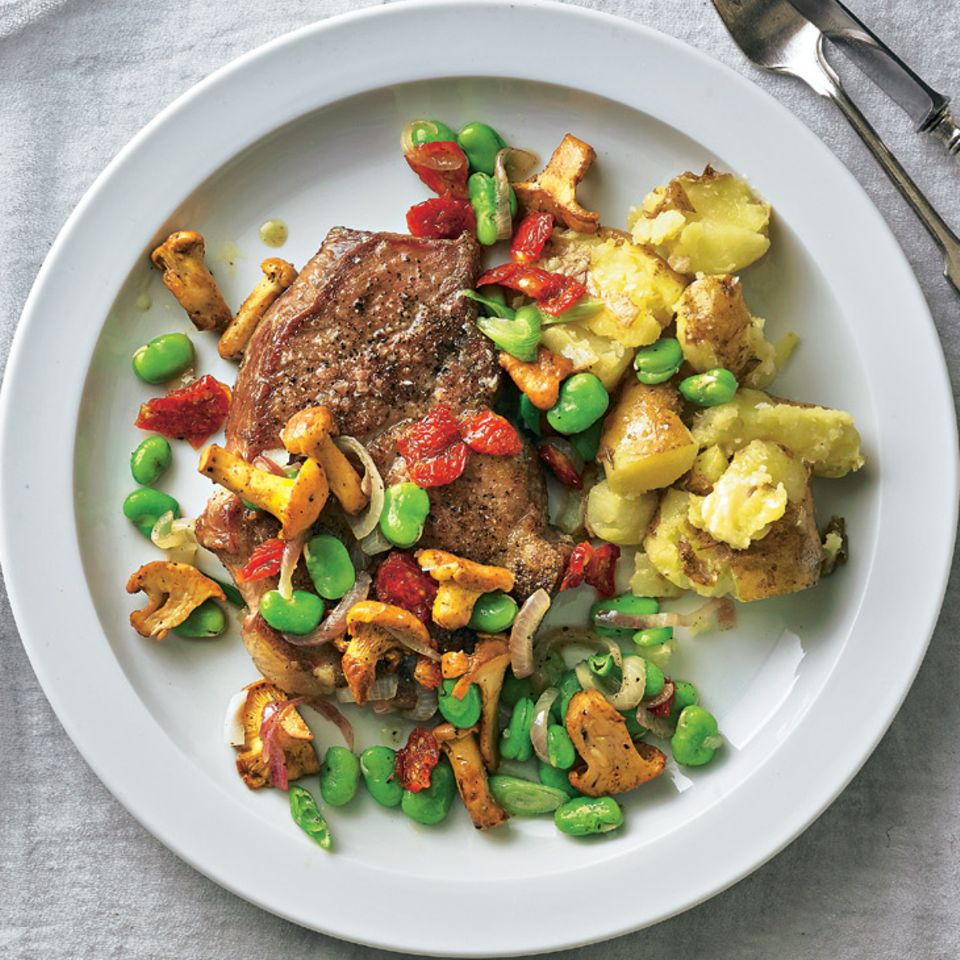 Nackensteaks mit Pfifferlingen | BRIGITTE.de