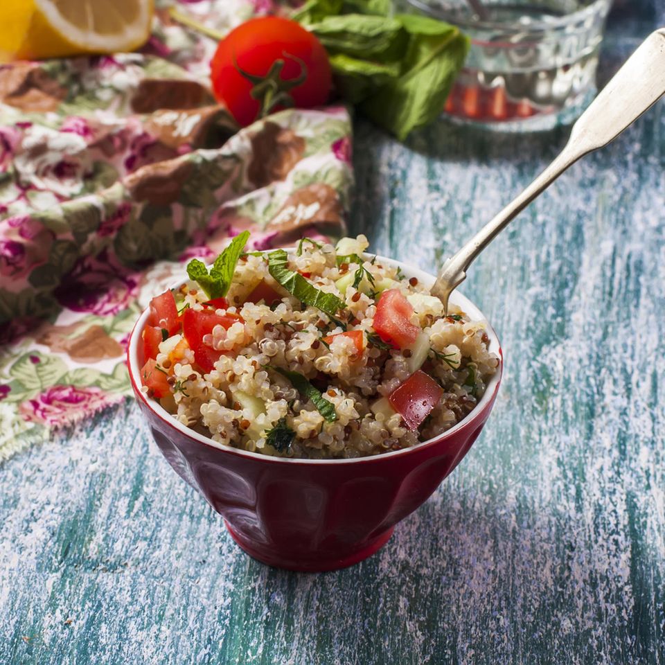Quinoa mit Chicorée-Walnuss-Gemüse