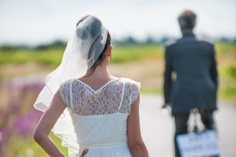 Learnings aus gescheiterter Ehe: Bräutigam fährt seiner Braut auf Fahrrad davon