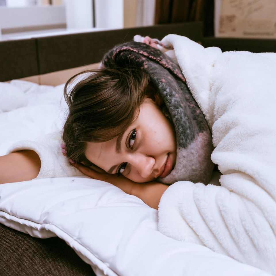 Ständig erkältet: Kranke Frau im Bett