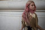Trendfrisuren 2019: Blonde Haare mit Ombré in pastellrosa