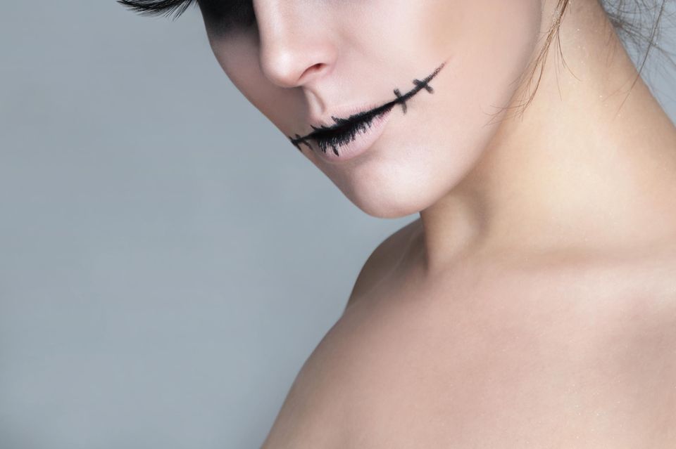 Der beliebteste Halloween Look auf Pinterest: Frau mit Halloween-Makek-up