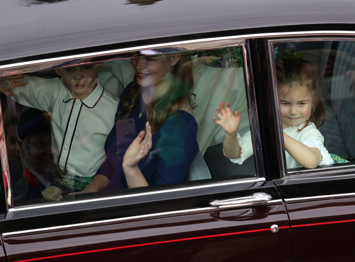 Prinzessin Eugenie heiratet: Prinzessin Charlotte winkt