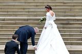 Prinz Andrew legt noch einmal Hand an das Brautkleid seiner Tochter an