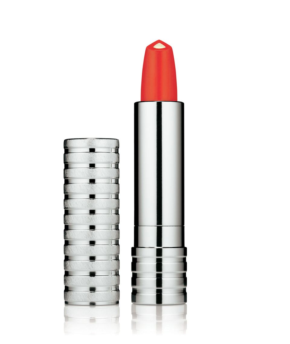 Für 3D-Optik "Dramatically Different Lipstick - Hot tamale" von Clinique, ca. 24 Euro