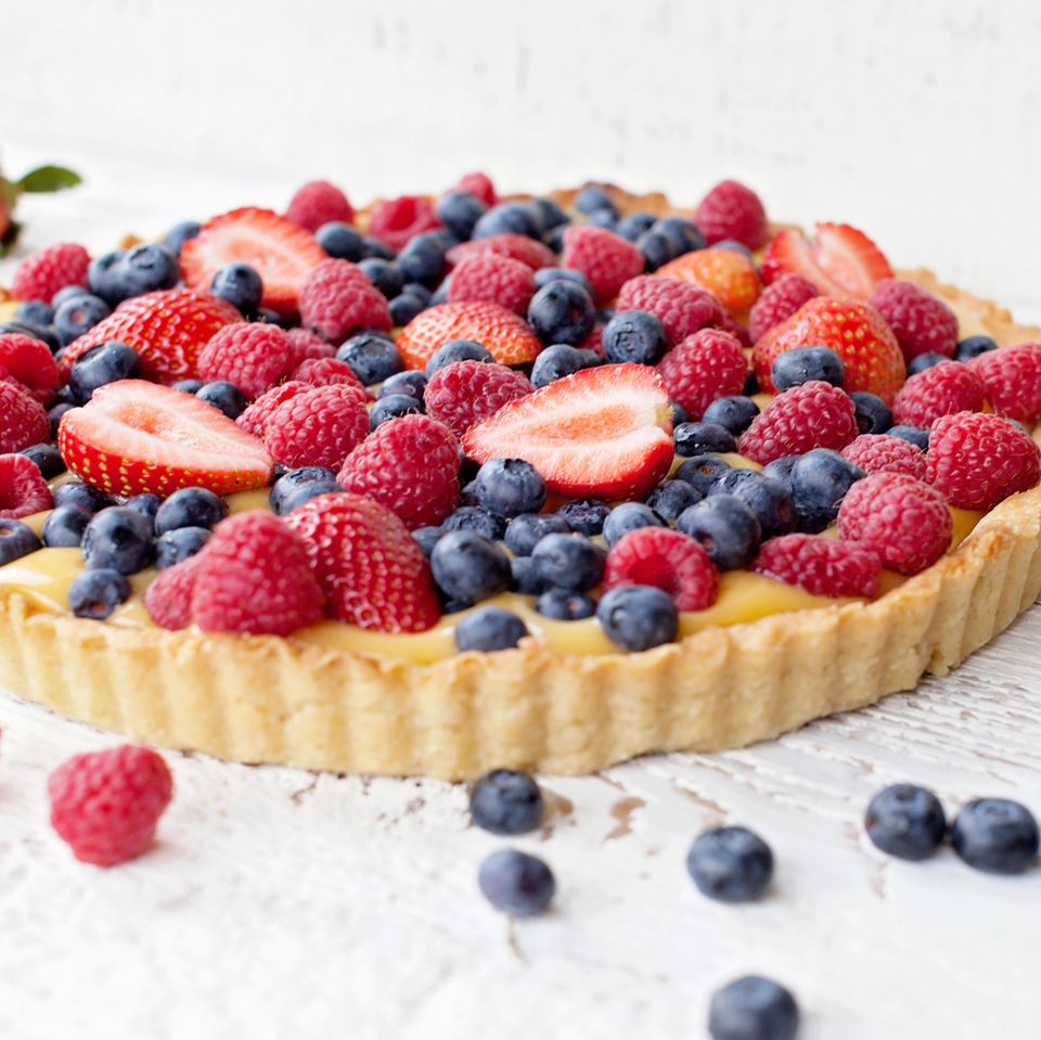 Biskuitkuchen mit Beeren