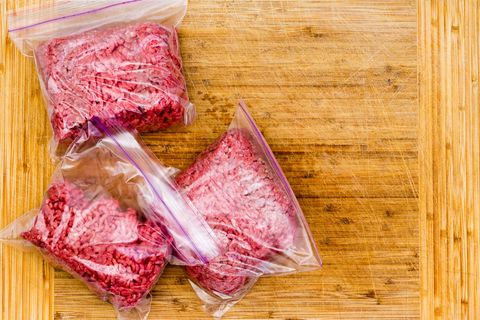 Hackfleisch einfrieren – was du beachten und was du vermeiden solltest: Hackfleisch in Gefrierbeuteln