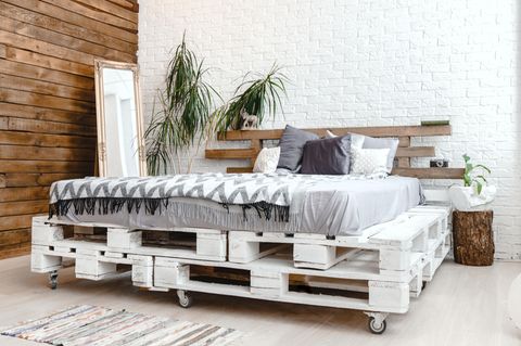 Bett selber bauen: Bett aus Paletten