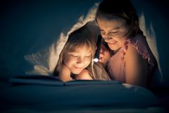 Vorlesen macht glücklich Vorlesen macht glücklich