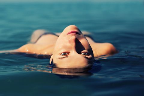 Sea Beauty: Frau im Wasser
