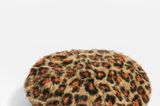 Mützen: Baskenmütze aus Webpelz mit Leo-Print