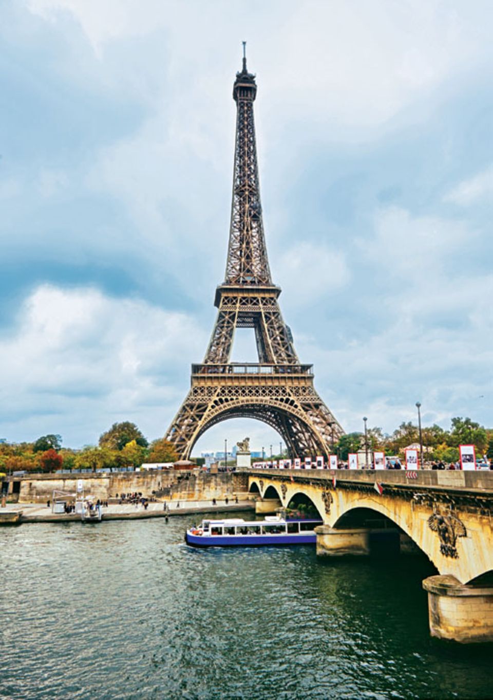 Seine-Kreuzfahrt: Blick auf Eiffelturm