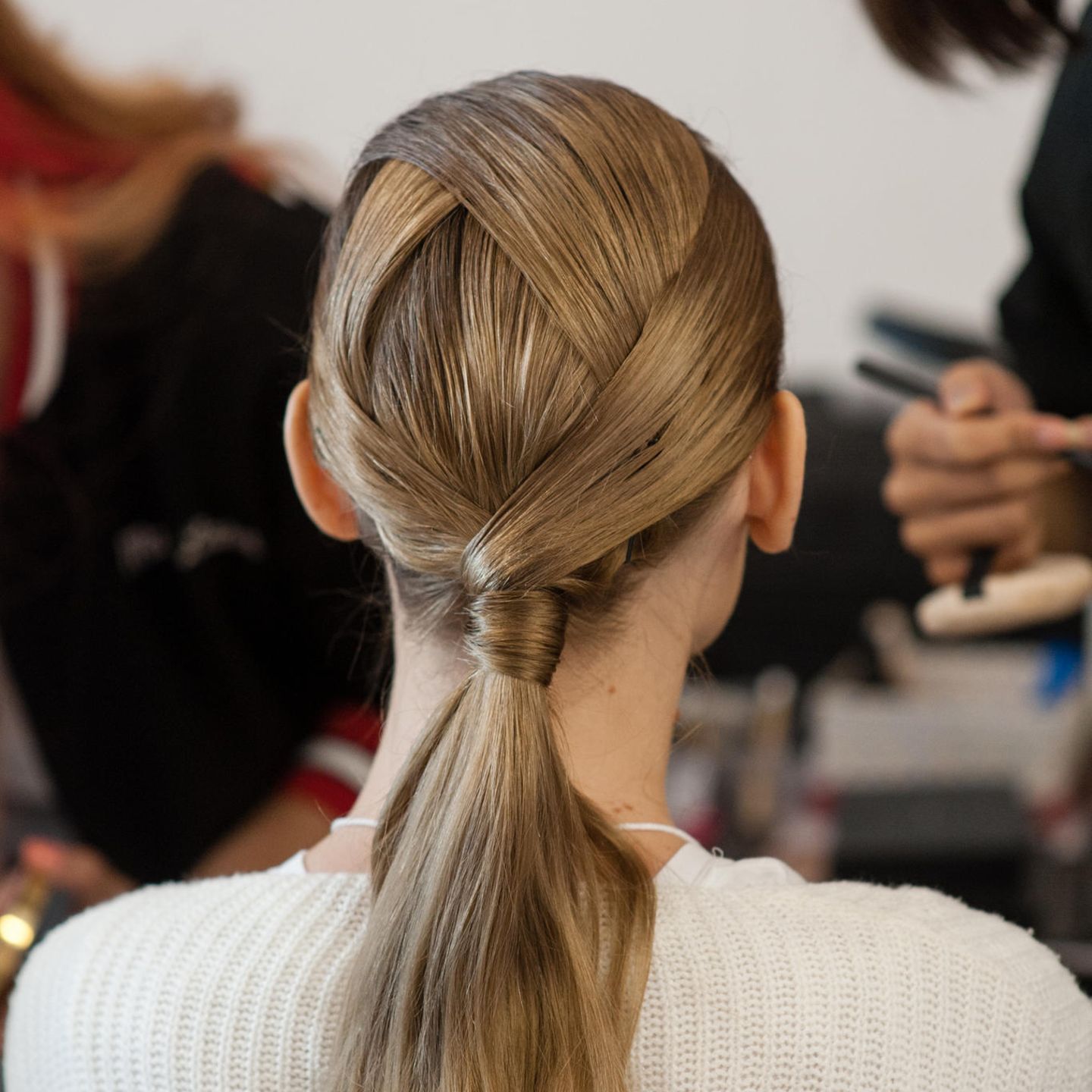 Glamour-Frisuren: Asymmetrischer Zopf