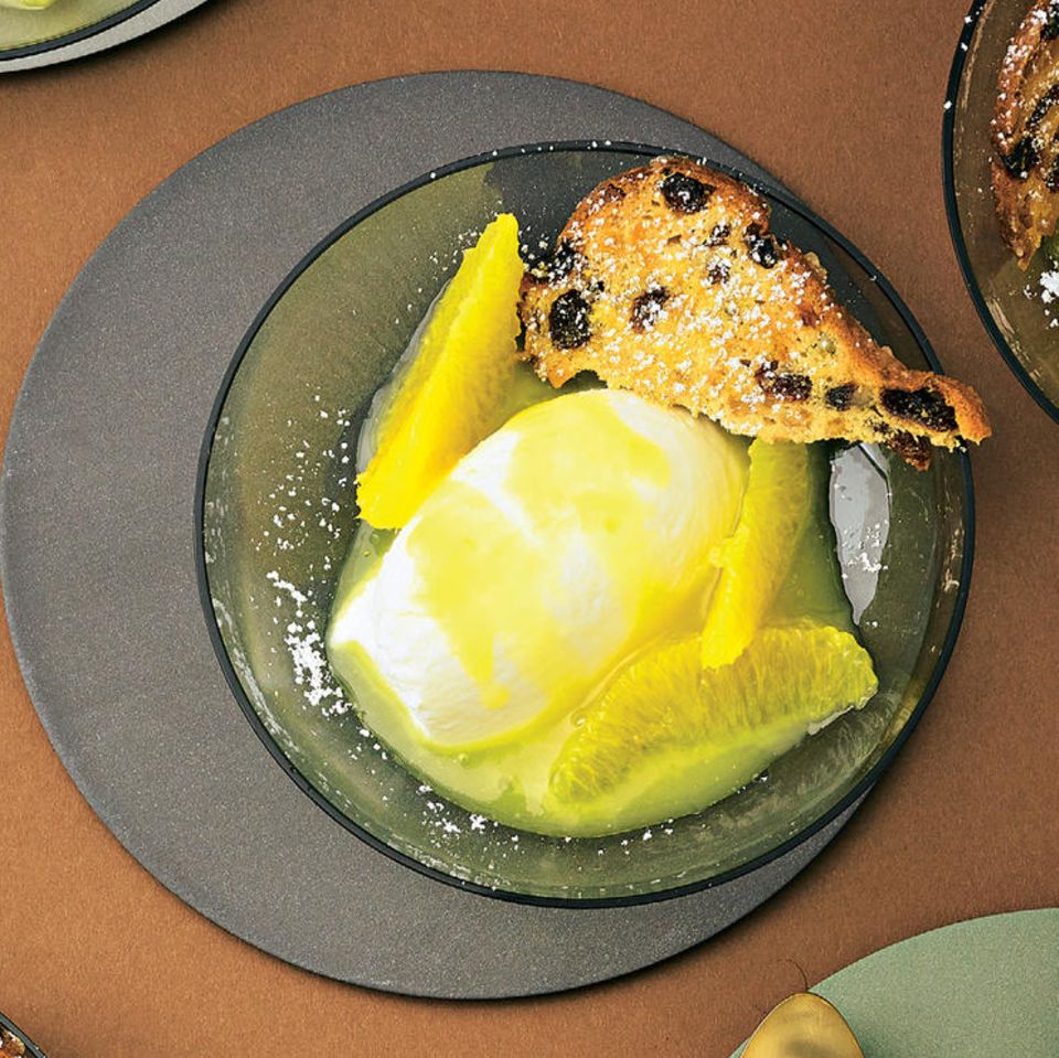 Joghurt-Lemoncurd-Mousse mit Stollen