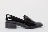 Festliche Schuhe ohne Absatz: Schwarze Lack-Loafer