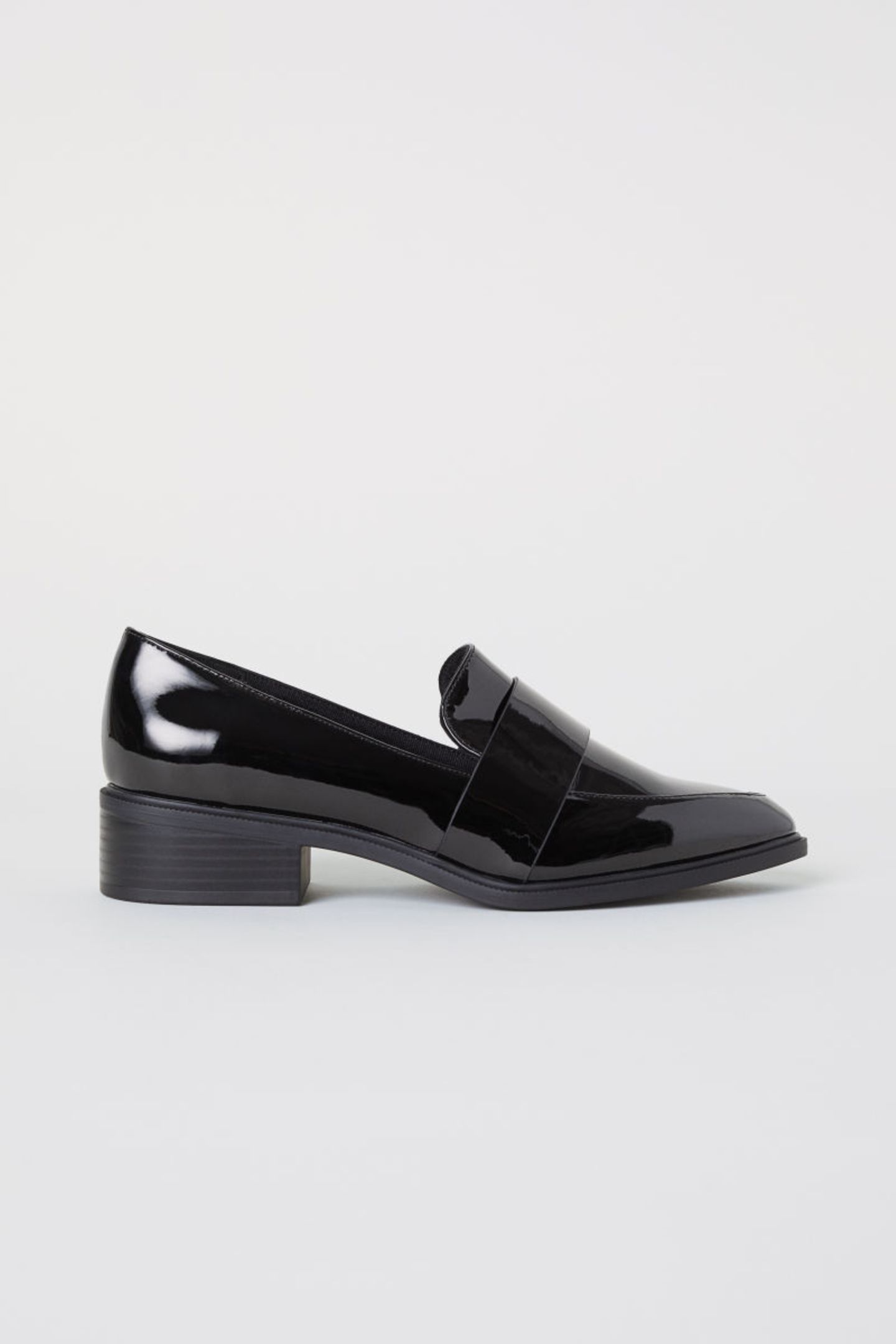 Festliche Schuhe ohne Absatz: Schwarze Lack-Loafer