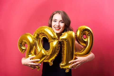 Änderungen 2019 - Frau mit Folien-Ballons
