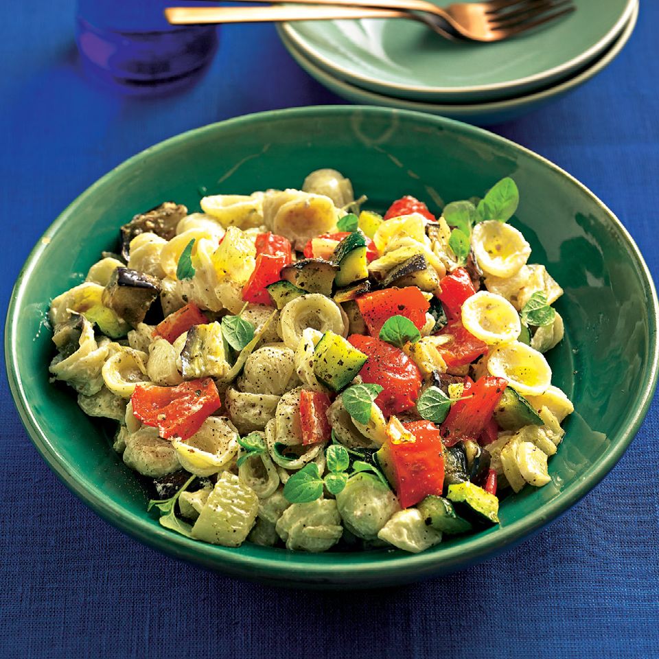 Orecchiette-Salat mit geröstetem Gemüse