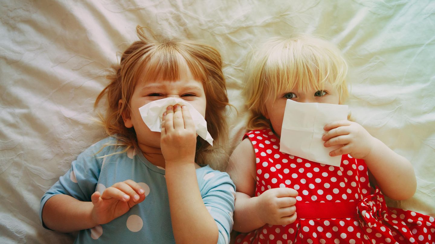 Nase putzen lernen: So klappt es mit den Kleinen | Richtig Nase putzen: 4 Tipps, wie es Dein Kind garantiert lernt