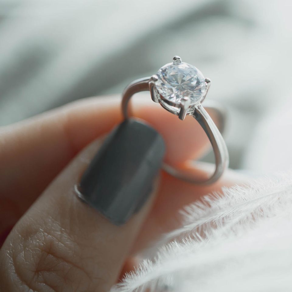Flohmarkt-Ring entpuppt sich als wertvoller Diamant