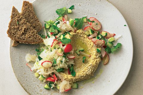 Hummus mit Krautsalat