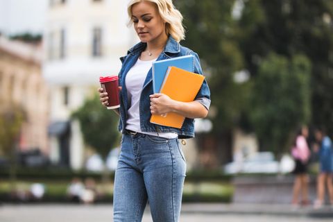 Figurberatung Jeans: Frau Jeans zierlich kurze Beine