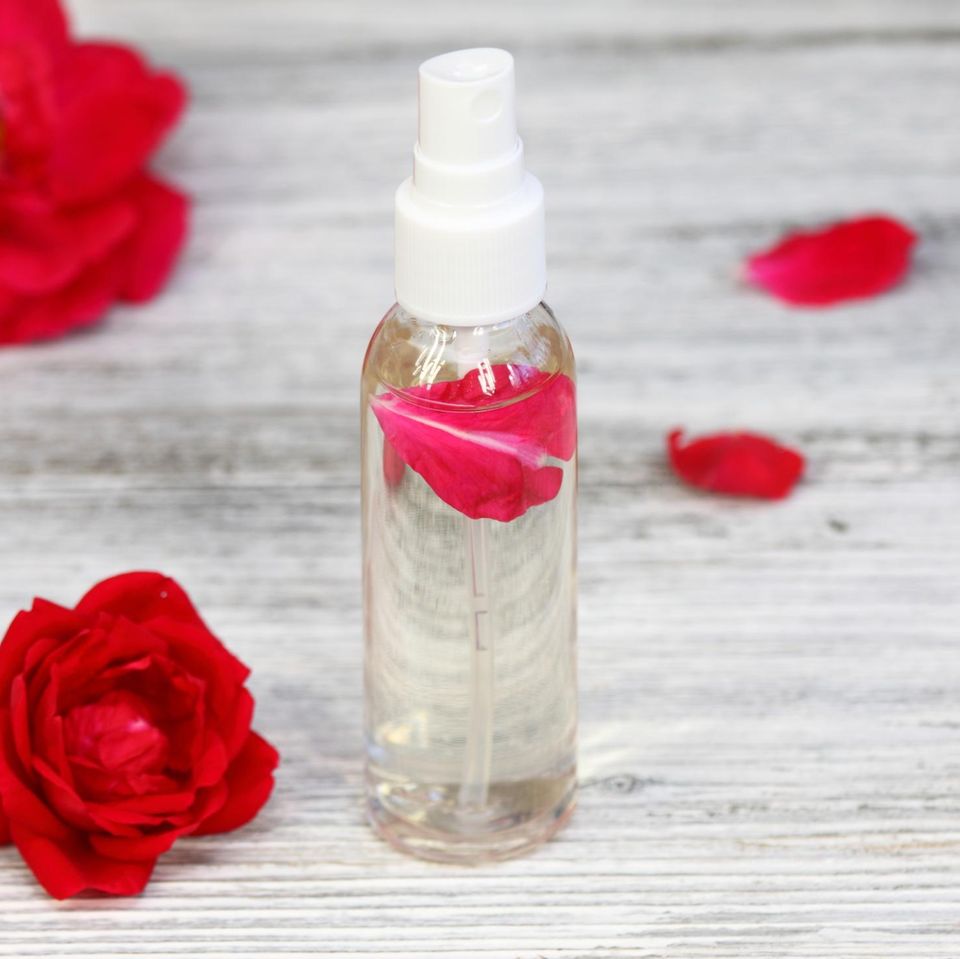 SOS-Tipps für zickige Haut: Rosenwasser